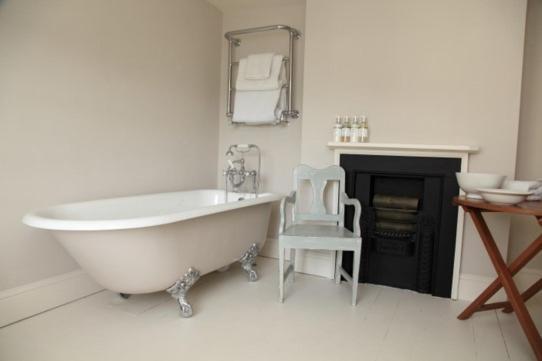 The New Inn Kirmington Room photo